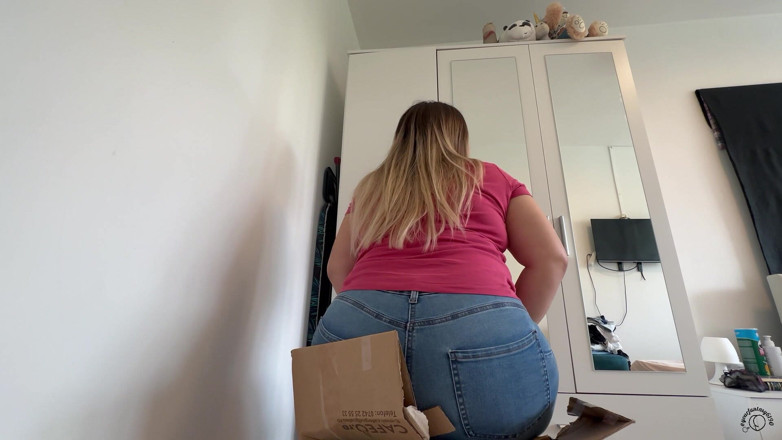 Your fantasy studio: Giantess Fart Butt Crush em Casa de Papelão