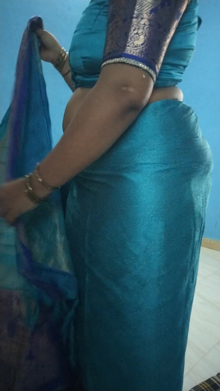 Tamil lesbian: Sari sexy en sari