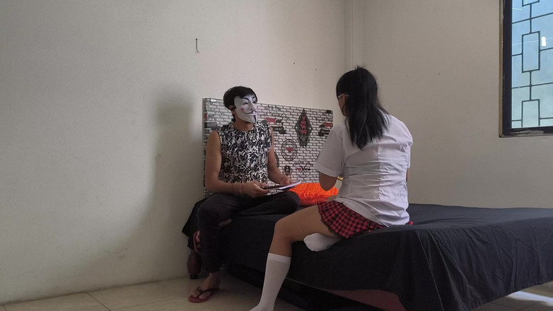 NEGRITA SEXY: Sex mellan klasskamrater !! Hon låter sig övertygas och rider entusiastiskt på...