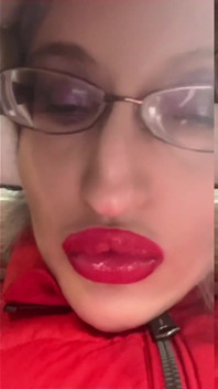 Dreh dich in meine dumme tussi sissy - Lip - Lutschen Asmr fÃ1/4r hÃ1/4r hÃ1/4bsche gesichtsbesessenheit clip von Findom Goaldigger