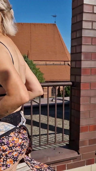 Çatıdaki cam anal dildo - bölüm 2