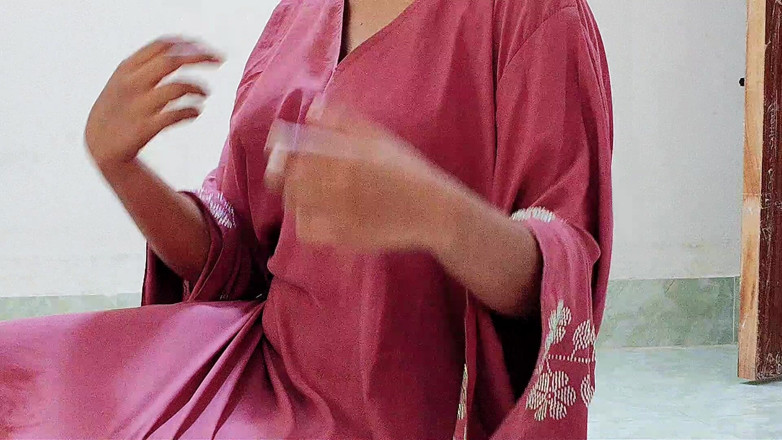 HottyKisku02: हिजाबी सौतेली मम्मी बिस्तर में सौतेले बेटे के साथ अपनी सेक्स इच्छा साझा करती है देसी हॉट xxx