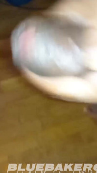 ここで私は再び自分で絶頂します