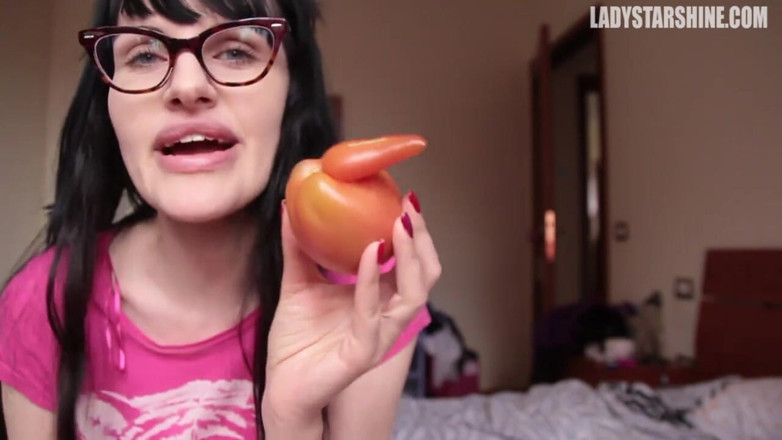 Lady Mesmeratrix Official: Pea cherry tomato to play with