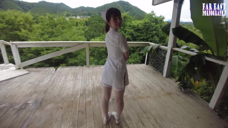 Far East pornography: ドールのような至福、白く胸のティーブが遊び心のある露出メイクオーバーデートの中 パート4