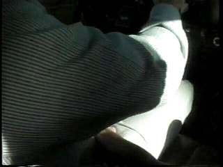 Sex Karma: Děvka s potetovaným motýlem na kundě ošukaná a pak ochutnává...