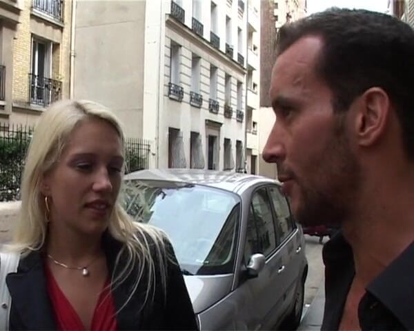 La France a Poil: Von der straße bis zum bett wird diese wunderschöne blondine...