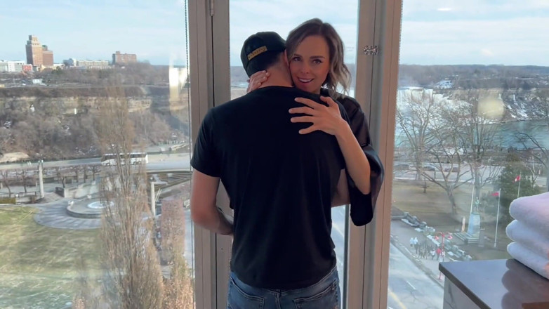 Serenity Cox: Fucking 2 Guys in Hotel Window / Husband Shares Wife with Friendlic /...