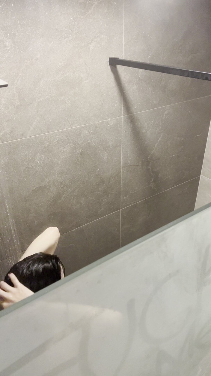 silicone_brunette: 내 화장실에 있는 카메라