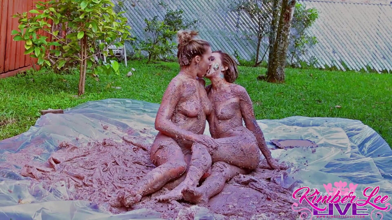 Siri Pornstar: Siri Pornostar zeigt Ashlynn &amp; Kimber in heißem lesbischem kuchen-wrestling!!