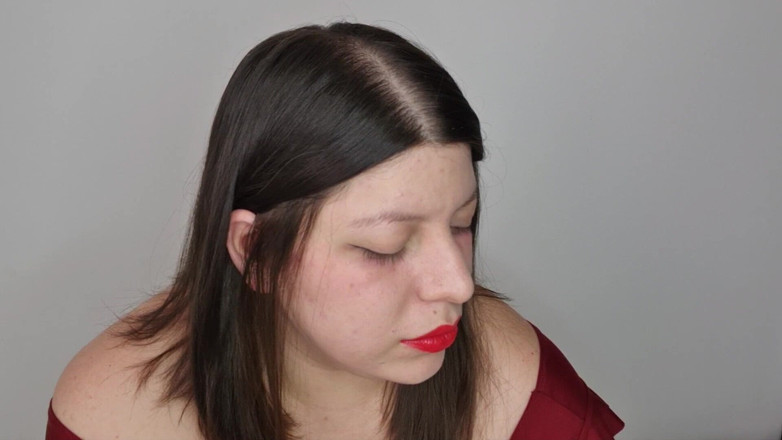 Alice H: Smoking Close-up