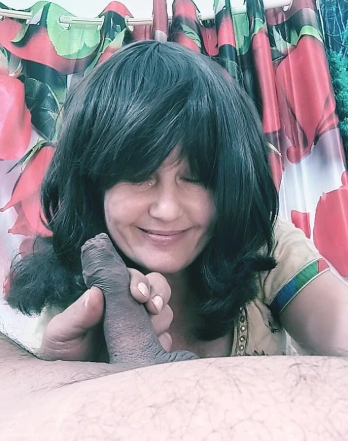 Bolly Karma: Isteri jalang yang cantik berkongkek romantis dengan kekasih