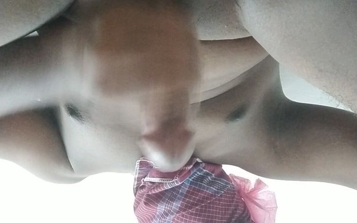 jonnysiuuu837: 男のマストルベーションとお尻を見せる
