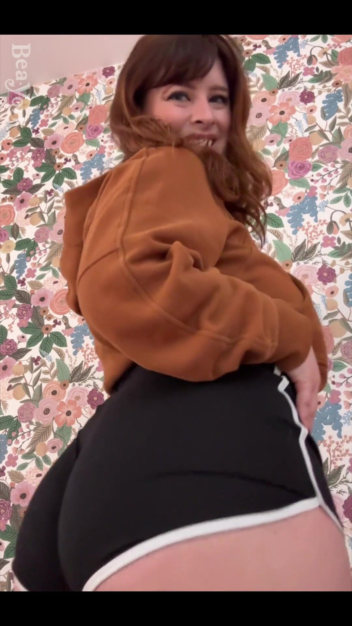 Bea York: Solo una pequeña provocación cómoda y cómoda ...