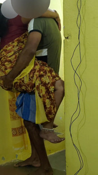 The House Owner, Stepaunty, Had Come to Collect Rent. I Engaged in Sexual Play with Her and Had Sex with That Mature Woman
