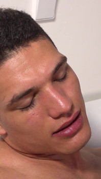 Cắm lỗ của anh ấy