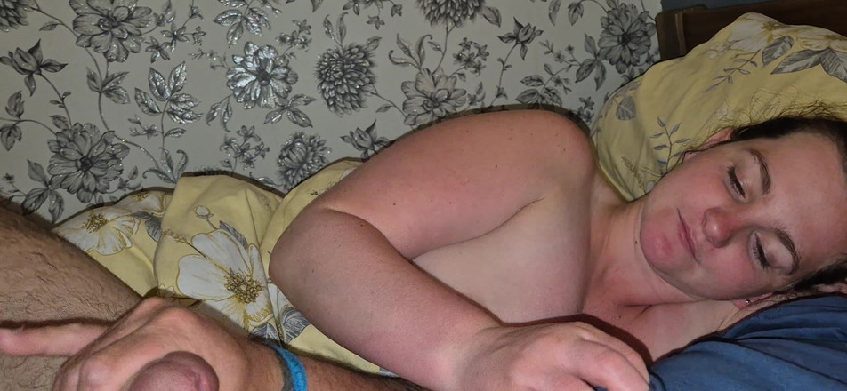 Mr D and Miss C: Lắc lư trong khi vợ tôi xem