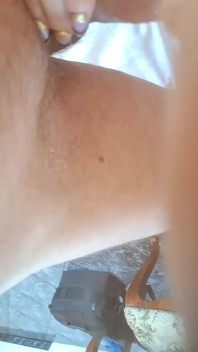 Zwei Männer Ride Busty MILF Hart