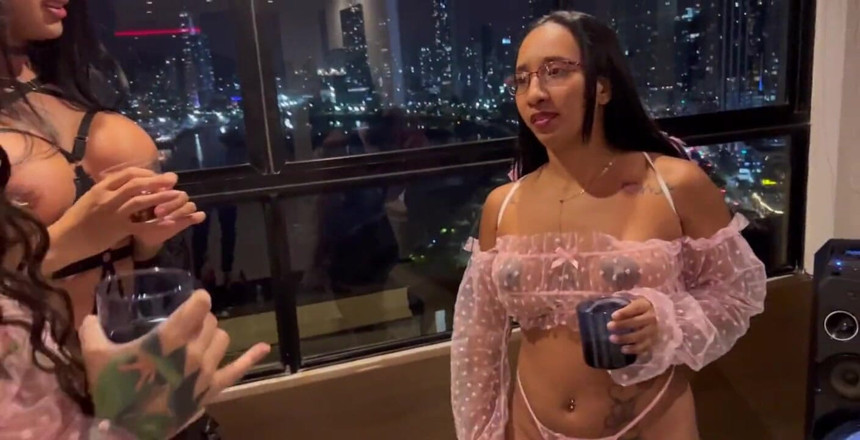 Leyne Rodriguez: Eu tive um trio com meu amigo bi e