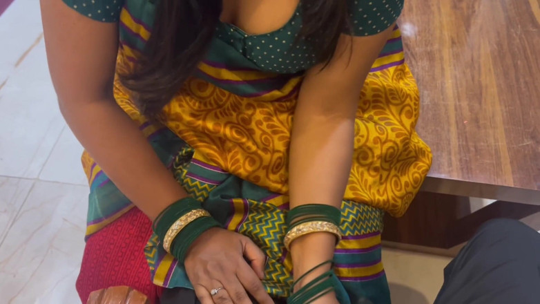 Besharam Jodi: Desi Indian Saree Fucked by Her Besharam Younger Stepbrother