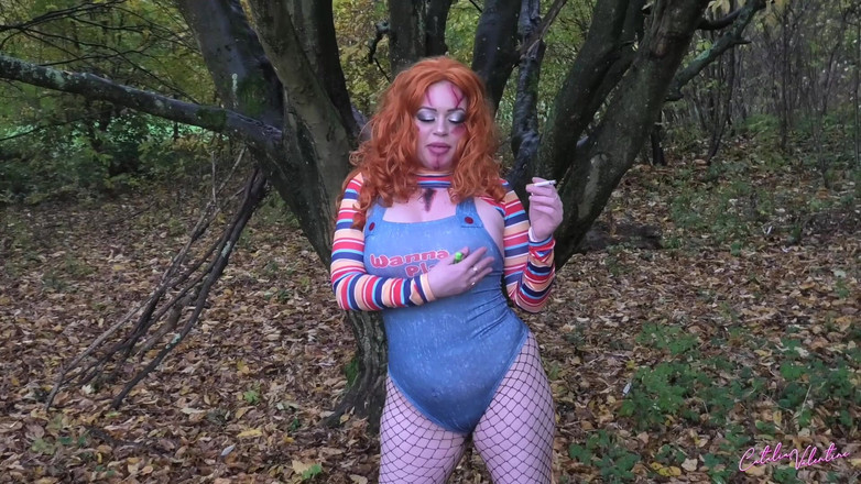 Catalia's Extreme Kink Fetish Domination Vids!: Catalia Merokok Berdandan Dalam Cosplay