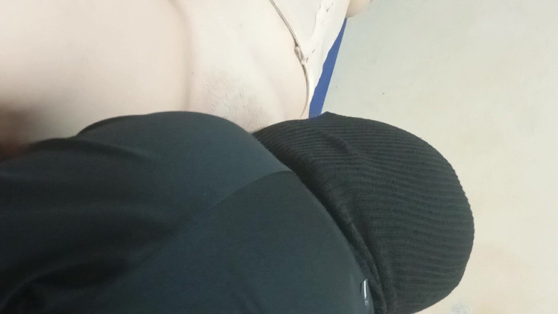 Angelina Pop: Zachte massage met tong op het poesje van een mooi...