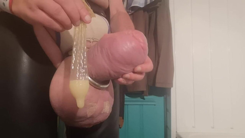 Monster_Meat_: Bermain dengan mani muncrat besarku