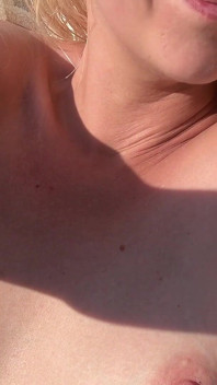 Sunrise Hairy Bush และ Cigars Tanning ในสวน