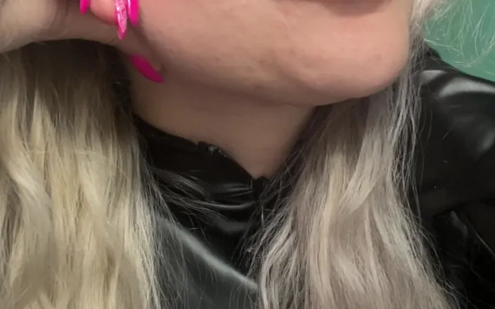 FinDom Goaldigger: Show Me Your Tongue!