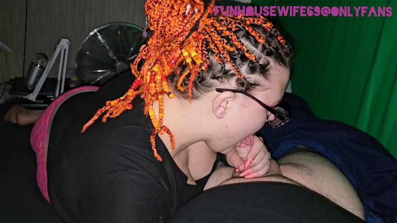 Funhousewife69: Pembe külot götünü yarrakını yutuyor ve boşalıyor