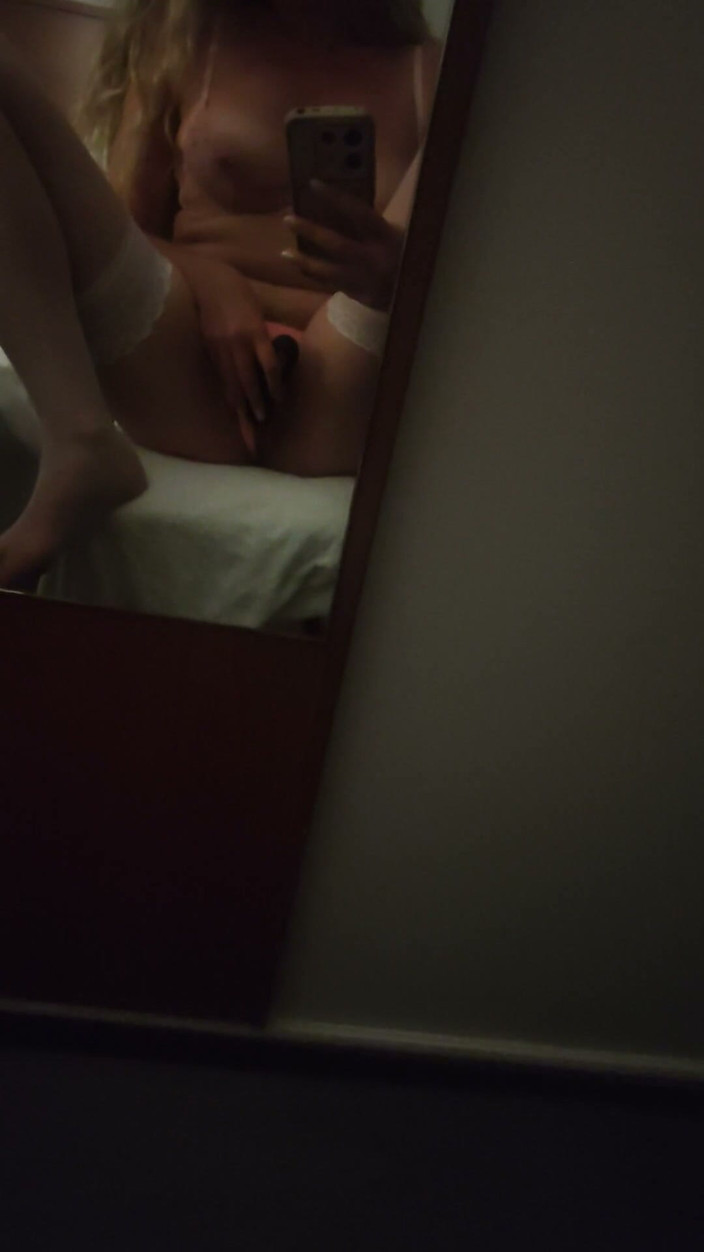 JoCeyLN: Masturbation in Front of the Mirror