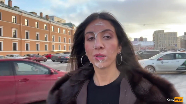 Katty West: Blowjob gila di mobil dan cumwalk