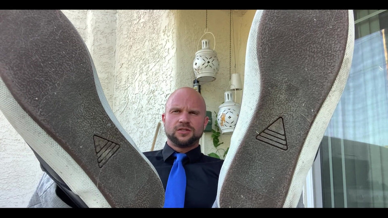 Jasons feet: 땀에 젖은 양말을 매리고