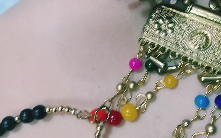 Bolly Karma: Bláznivá nadržená dovolená s nadrženou manželkou