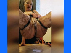 Sarah Fonteyna cumrecord.: Sarah Fonteyna dominuje internetové extrémní show stříkání