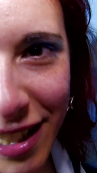 Ragazza rossa tania con tette naturali fa sesso anale e pompino profondo a Max cortes