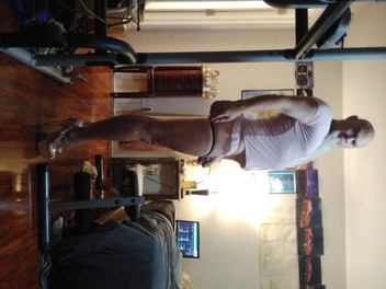 MrLeggs: ほとんど言葉は話されない、決して私の意志は壊れない、あなたが見ていないのは、私が目覚めたら目覚めた、そして目覚めた