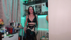 Raven Willow: Il tuo pene piccolo diventa duro solo per gli snap...