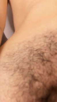 Cv Ladyboy menampar zakar dan telur di muka awak