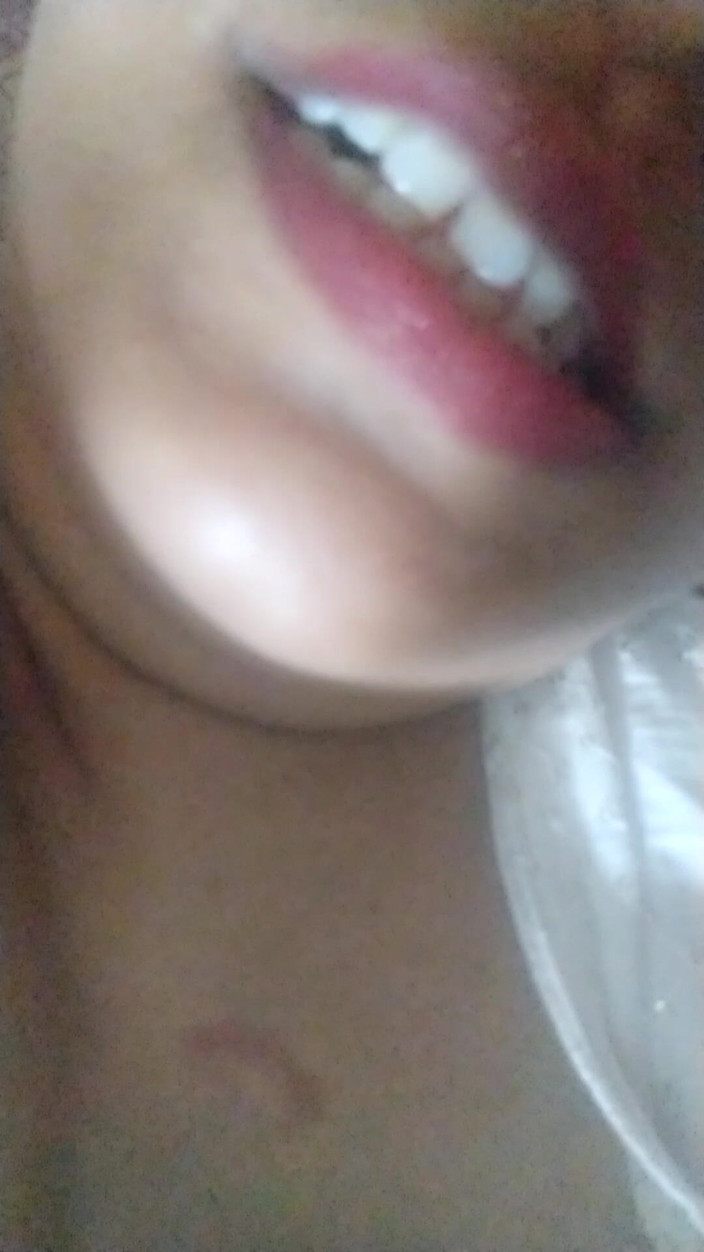 Dr_doom21: Bhabhijis saftige lippen mit stimme