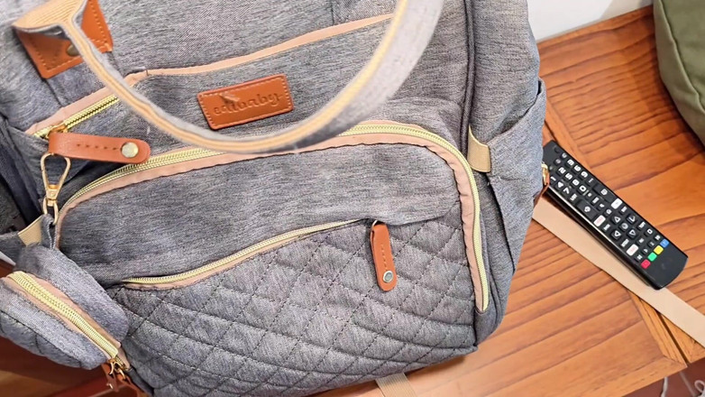 Labestiaylabella: Збуджена зведена сестра трахає свого зведеного брата