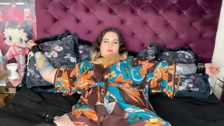 MissFFW: Pelacur miang diikat dan dijolok pepeknya dan fisted