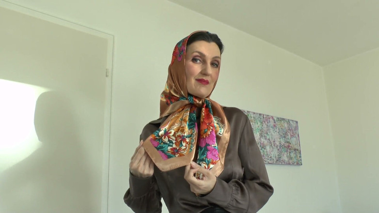 Lady Victoria Valente: تجربة الحجاب بعد الظهر، الجزء الأول - السيدة فيكتوريا فالينتي