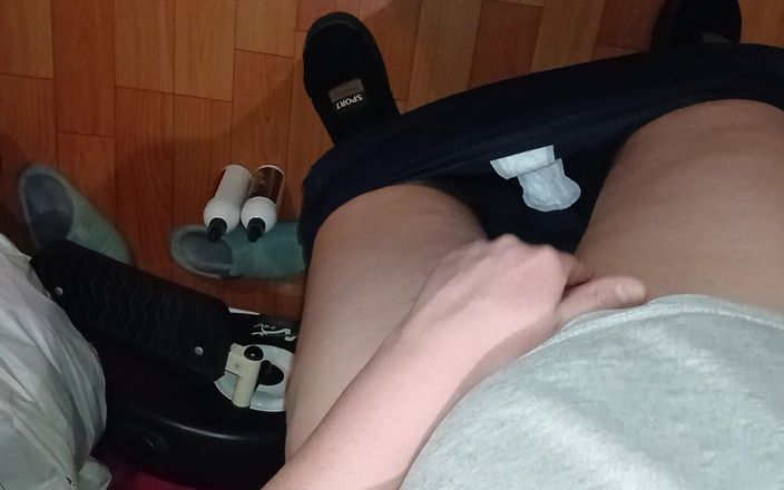 Lesbian-candys: 我的继妹和我偷偷自慰