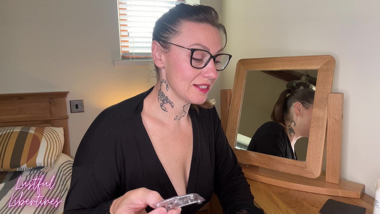 Lustful Libertines: "Mama vitregă, am luat din greșeală o viagra, ce să...