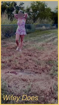 Wifey Loves to Be Naughty in Public