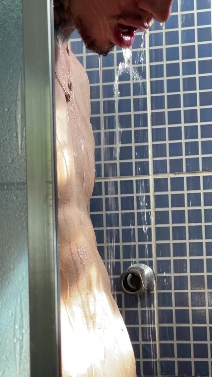 Edumancini: Relaxing in the Shower