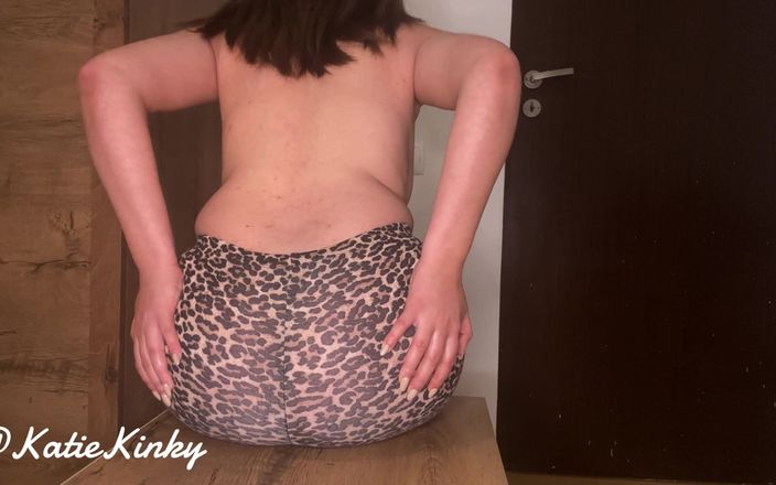 GassyKat: Wild Thing: Leopard Leggings, Farting Like a Beast