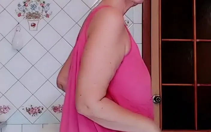 Lukerya: Léto. Teplo v kuchyni.