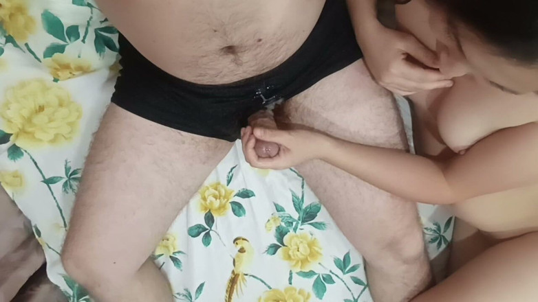 OniSoi: Primer Plano, MILF Chupa La Polla De Su Marido